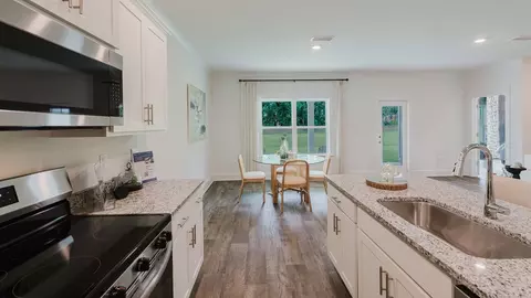 Kitchen - 26657 Sonesta Dr, Daphne, AL 36526 photo 5 of 9