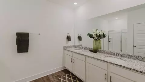 Bath - 26657 Sonesta Dr, Daphne, AL 36526 photo 2 of 4