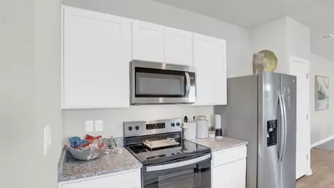 Kitchen - 26657 Sonesta Dr, Daphne, AL 36526 photo 8 of 9