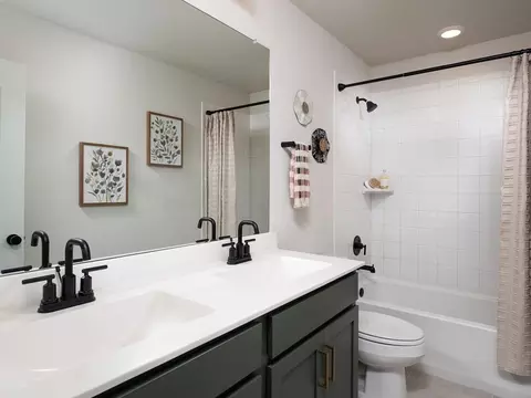 Bath - 114 Kays Path, Georgetown, TX 78626 photo 2 of 4