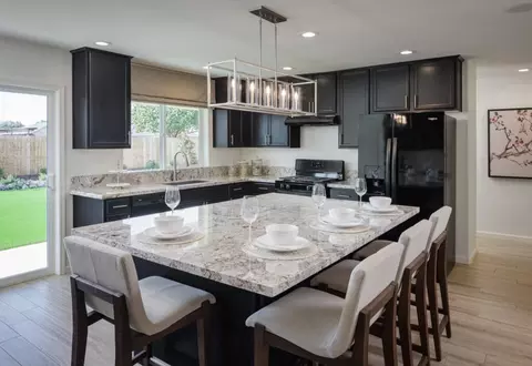 Kitchen - 2148 Zuma St, Delano, CA 93215 photo 4 of 8