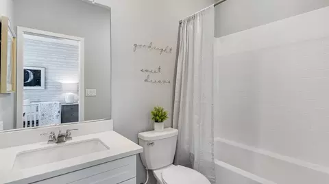 Bath - 2782 Bottas Privado, Ontario, CA 91762 photo 3 of 5