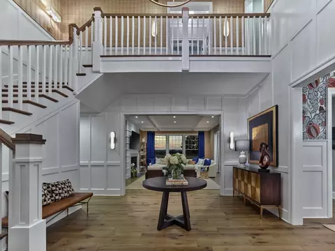 Entry Way - 319 Walnut Ave, Wayne, PA 19087 photo 2 of 3