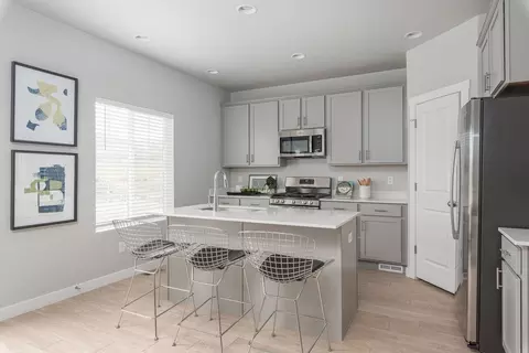 Kitchen - 6417 Vernon Dr, Eagle Mountain, UT 84005 photo 3 of 6