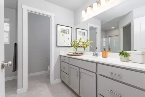 Bath - 6417 Vernon Dr, Eagle Mountain, UT 84005 photo 2 of 7