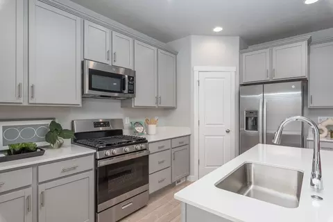 Kitchen - 6417 Vernon Dr, Eagle Mountain, UT 84005 photo 1 of 6