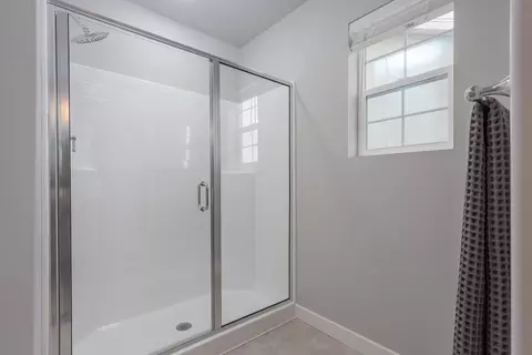 Bath - 6417 Vernon Dr, Eagle Mountain, UT 84005 photo 4 of 7