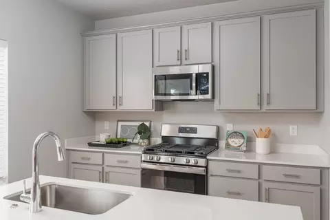 Kitchen - 6417 Vernon Dr, Eagle Mountain, UT 84005 photo 2 of 6