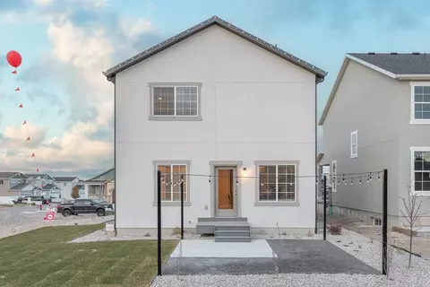 Exterior - 6417 Vernon Dr, Eagle Mountain, UT 84005 photo 4 of 11