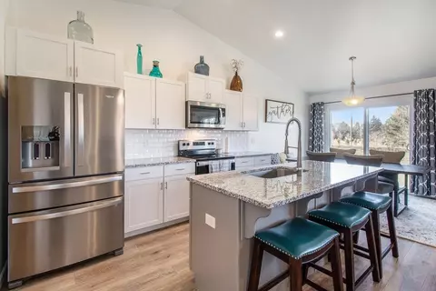 Kitchen - Wallace Lane, Coldwater, MI 49036 photo 1 of 6