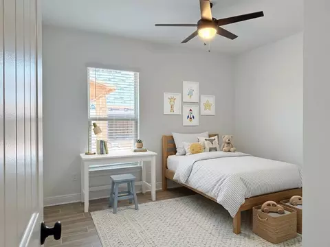 Bedroom - 345 E Tweet St, Freeport, FL 32439 photo 3 of 7
