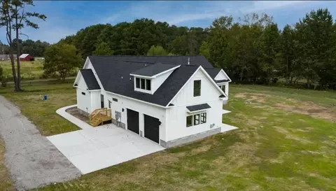 Exterior - 234 Hall Rd, Hampton, VA 23664 photo 4 of 13