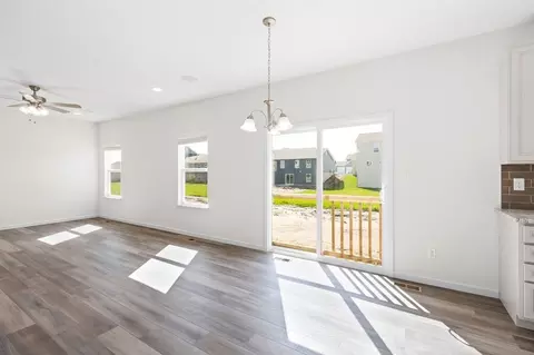 Living - 1 Hazel Ct, Wright City, MO 63390 photo 11 of 16