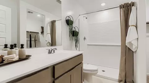 Bath - 9533 W Indianola Ave, Phoenix, AZ 85037 photo 1 of 4