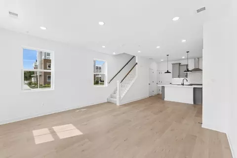 Living - 715 Iron Forge Rd UNIT A, Frederick, MD 21702 photo 2 of 5
