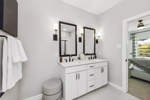 Bath - 552 Brookside Dr, Van Alstyne, TX 75495 photo 2 of 5