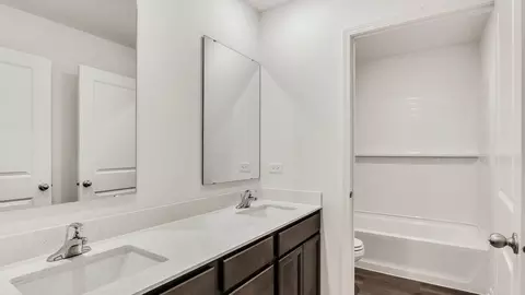 Bath - 14713 S Parkview Dr, Plainfield, IL 60544 photo 3 of 8