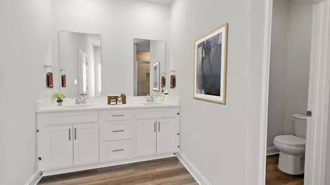 Bath - 9852 Summit View Cir N, Mobile, AL 36695 photo 1 of 5