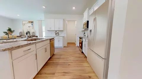 Kitchen - Knightsbridge, Alabaster, AL 35007 photo 2 of 6