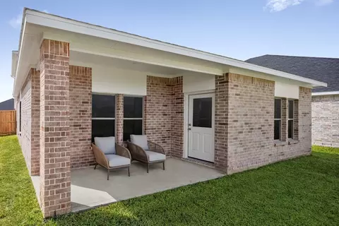 Exterior - 3626 Compass Pointe Ct, Angleton, TX 77515 photo 3 of 6