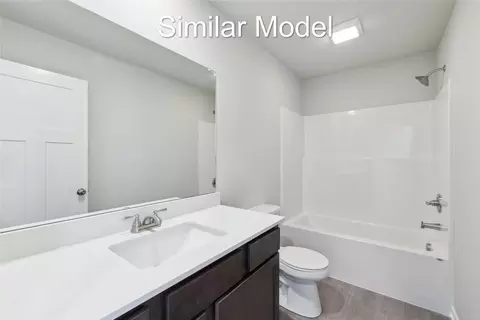 2109 White Oak Ln, Granger, IA 50109