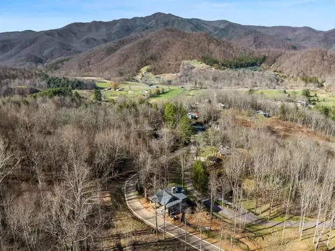 View/Area - 200 Golfwatch Rd, Canton, NC 28716 photo 6 of 9