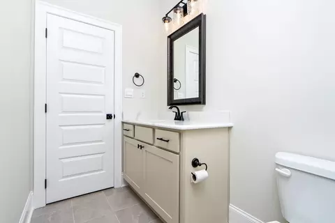 Bath - 127 Laurel Branch Dr, Dothan, AL 36305 photo 2 of 6
