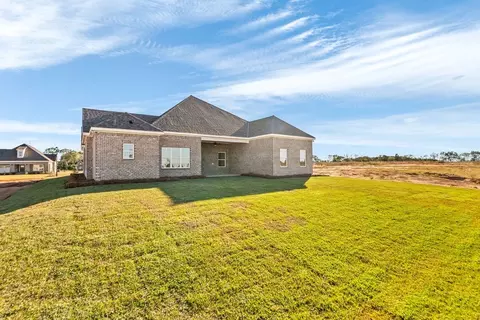 Exterior - 127 Laurel Branch Dr, Dothan, AL 36305 photo 3 of 8