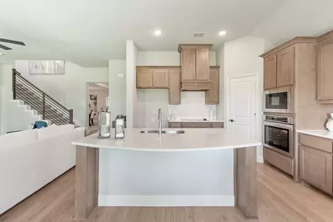 Kitchen - 112 Sweetwater Dr, Commerce, TX 75428 photo 3 of 5