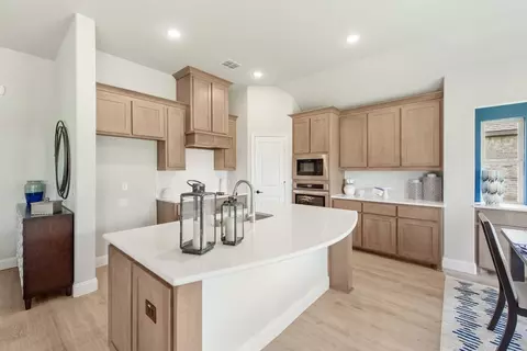 Kitchen - 112 Sweetwater Dr, Commerce, TX 75428 photo 2 of 5