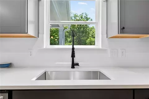 Kitchen - 108 Willow Cir, Rock Spring, GA 30739 photo 5 of 11
