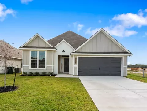 390 Harvest Lake Dr, Snook, TX 77878