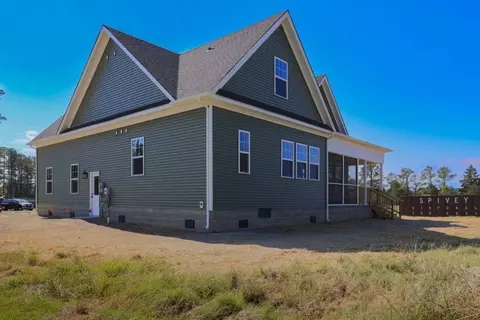 Exterior - 234 Hall Rd, Hampton, VA 23664 photo 10 of 18