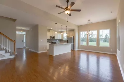Living - 234 Hall Rd, Hampton, VA 23664 photo 2 of 3