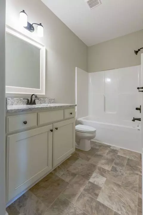 Bath - 234 Hall Rd, Hampton, VA 23664 photo 3 of 4