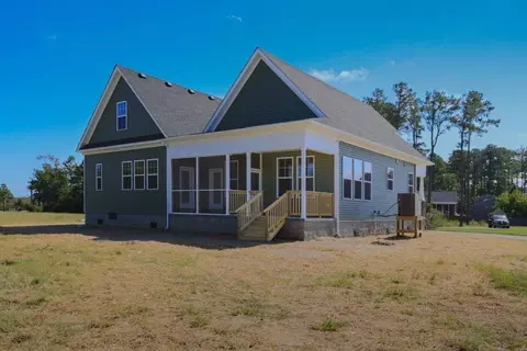 Exterior - 234 Hall Rd, Hampton, VA 23664 photo 6 of 18