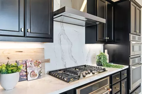 Kitchen - 4552 Strandberg Ave, Lathrop, CA 95330 photo 4 of 19
