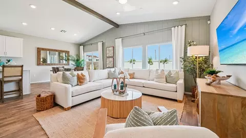 Living - 30752 Corte Tulipan, Winchester, CA 92596 photo 4 of 4