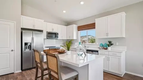 Kitchen - 30752 Corte Tulipan, Winchester, CA 92596 photo 3 of 3