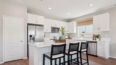Kitchen - 30752 Corte Tulipan, Winchester, CA 92596 photo 1 of 3