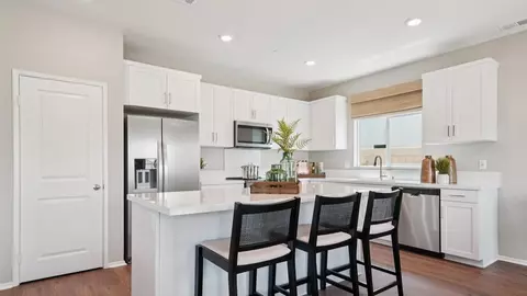 Kitchen - 30752 Corte Tulipan, Winchester, CA 92596 photo 1 of 8