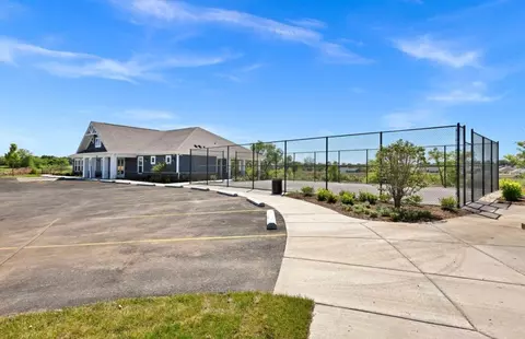 Exterior - 2865 Briargate Dr, Lindenhurst, IL 60046 photo 13 of 19
