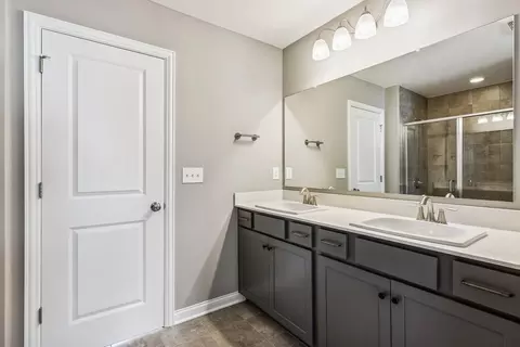 Bath - 5429 Valleydale Rd, Powell, OH 43065 photo 2 of 5