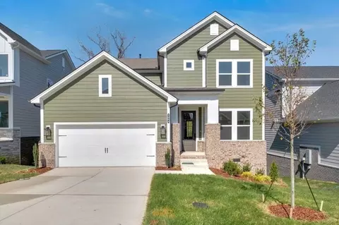 1077 Callaway Dr, Lebanon, TN 37087