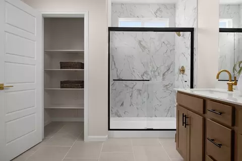 Bath - 382 E Gobind Blvd, Mountain House, CA 95391 photo 1 of 2