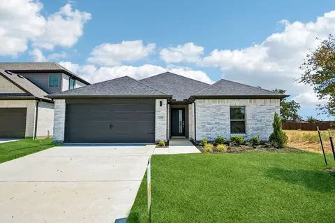 7620 Kingfisher Rd, Aubrey, TX 76227