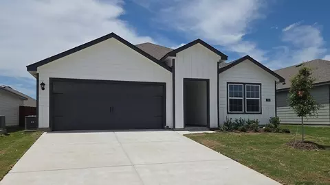 236 Whispering Pine Dr, Royse City, TX 75189