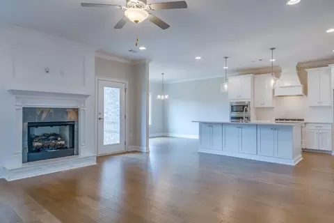 Living - 127 Laurel Branch Dr, Dothan, AL 36305 photo 2 of 4