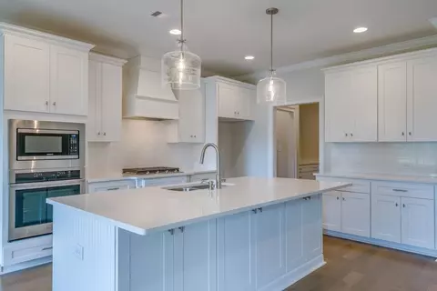 Kitchen - 127 Laurel Branch Dr, Dothan, AL 36305 photo 2 of 6