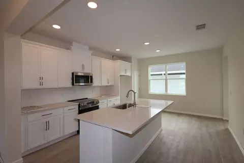Kitchen - 1365 Hyde St, Saint Cloud, FL 34771 photo 1 of 6